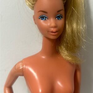 Mattel 1978 Vintage Kissing Barbie Doll Good Condition